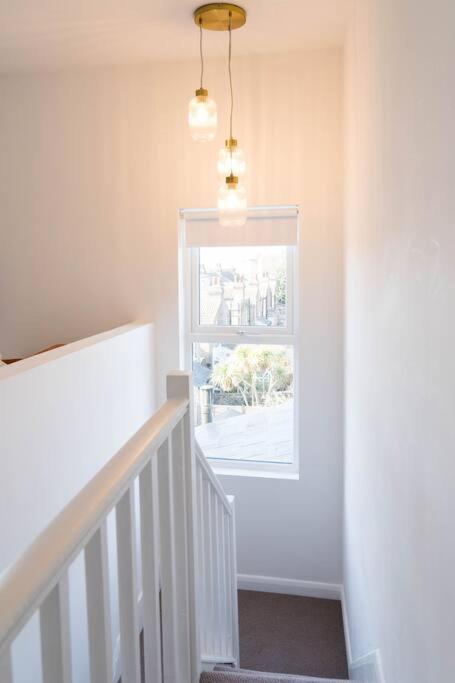 Boutique Central Margate Apt. - Edge Of Old Town! 외부 사진